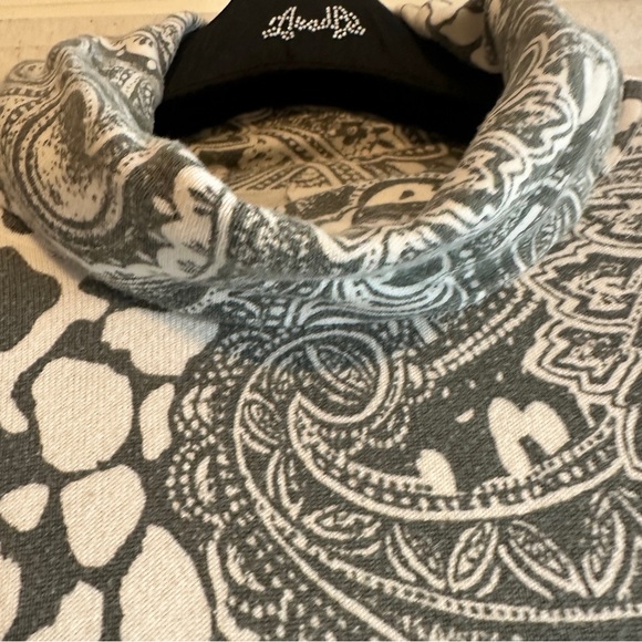 CHICOS SWEATER ASYMMETRICAL HEM Turtleneck Chicos Size 2 (Women’s Large) - Picture 2 of 10